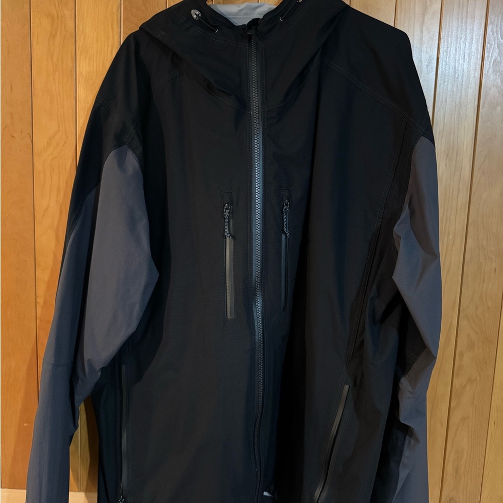 Kuhl Men's Black and Gray Performance Jacket